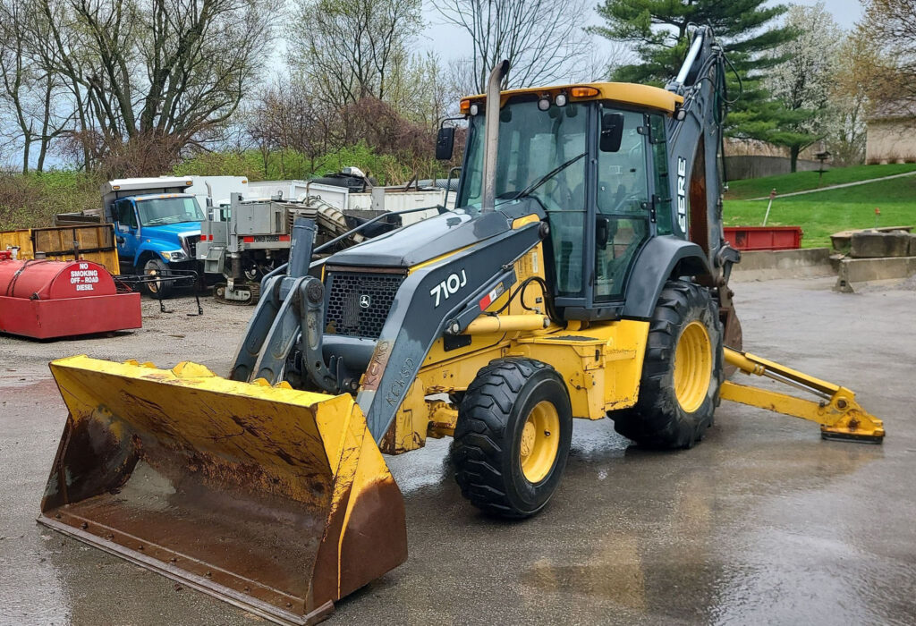 2010 John Deere 710J